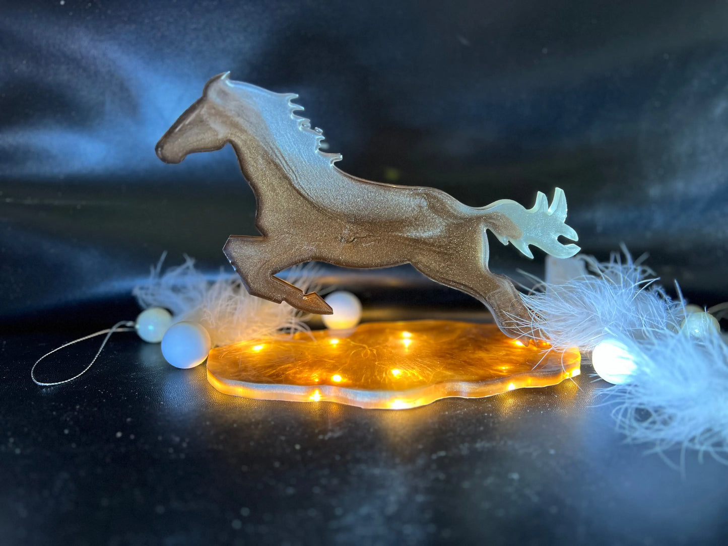 Cheval sur Socle Illuminé Les bijoux d'épona